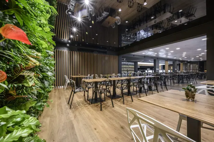 Hotel Amande Hustopeče — sklenářská realizace SKLOMONT, fotografie 7