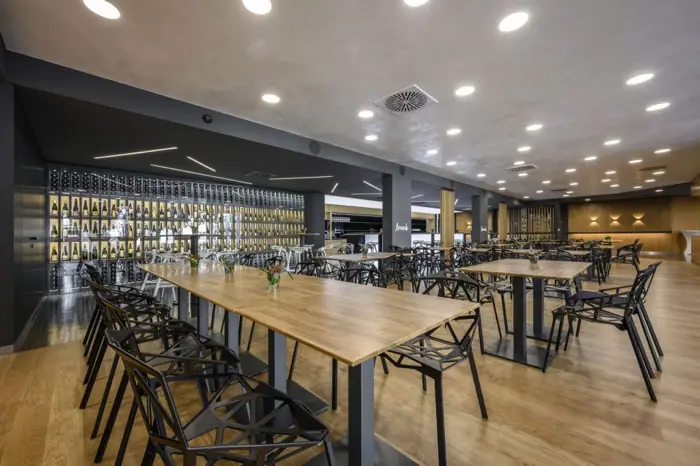 Hotel Amande Hustopeče — sklenářská realizace SKLOMONT, fotografie 8