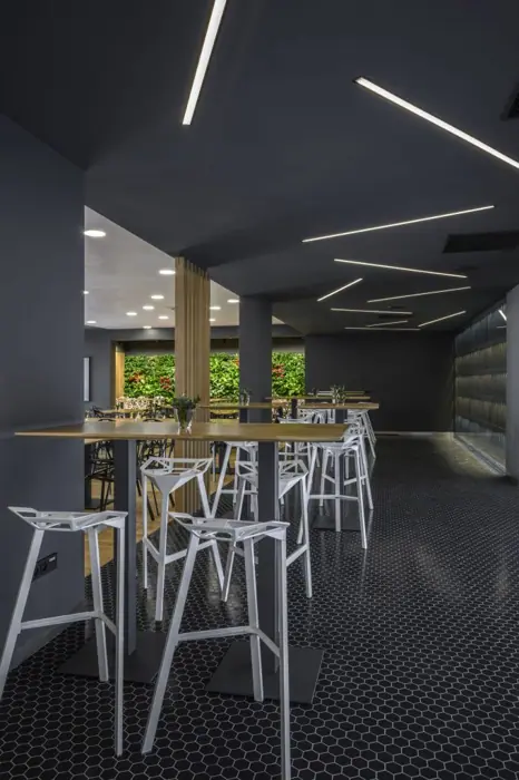 Hotel Amande Hustopeče — sklenářská realizace SKLOMONT, fotografie 13