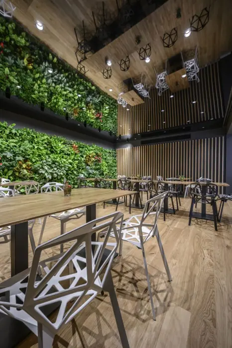 Hotel Amande Hustopeče — sklenářská realizace SKLOMONT, fotografie 14