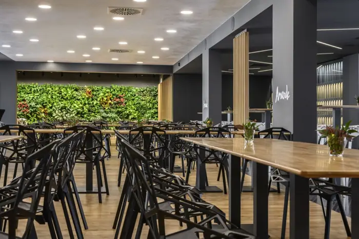 Hotel Amande Hustopeče — sklenářská realizace SKLOMONT, fotografie 21