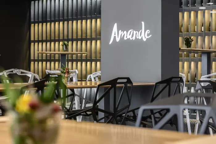 Hotel Amande Hustopeče — sklenářská realizace SKLOMONT, fotografie 26