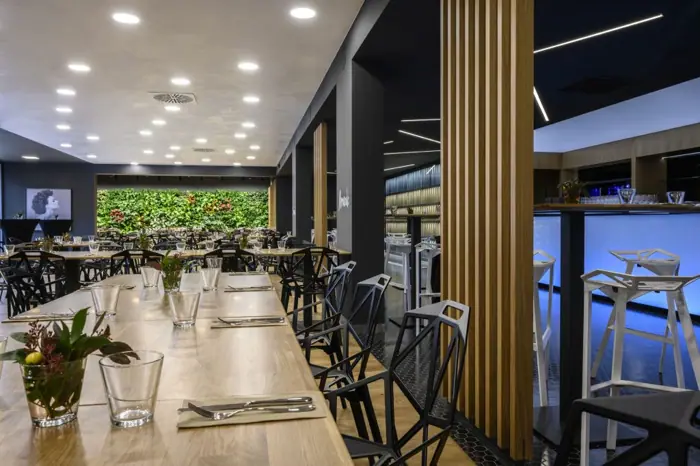 Hotel Amande Hustopeče — sklenářská realizace SKLOMONT, fotografie 36