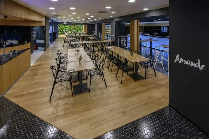 Hotel Amande Hustopeče — sklenářská realizace SKLOMONT, fotografie 43