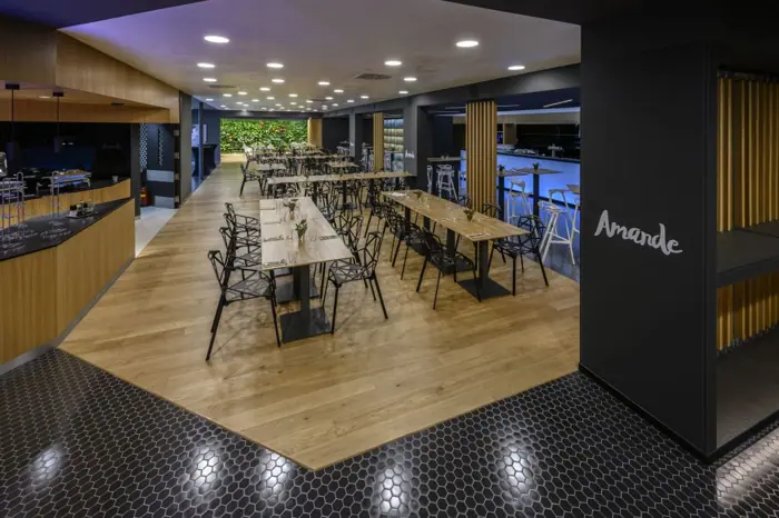 Hotel Amande Hustopeče — sklenářská realizace SKLOMONT, fotografie 44