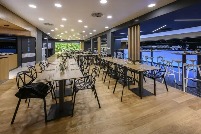 Hotel Amande Hustopeče — sklenářská realizace SKLOMONT, fotografie 7